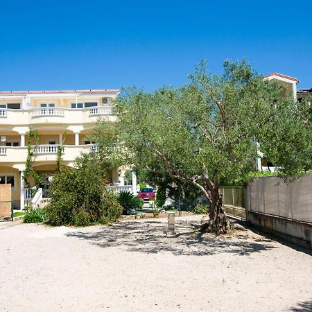 Mobile Home Dandelion Biograd Na Moru Exterior photo
